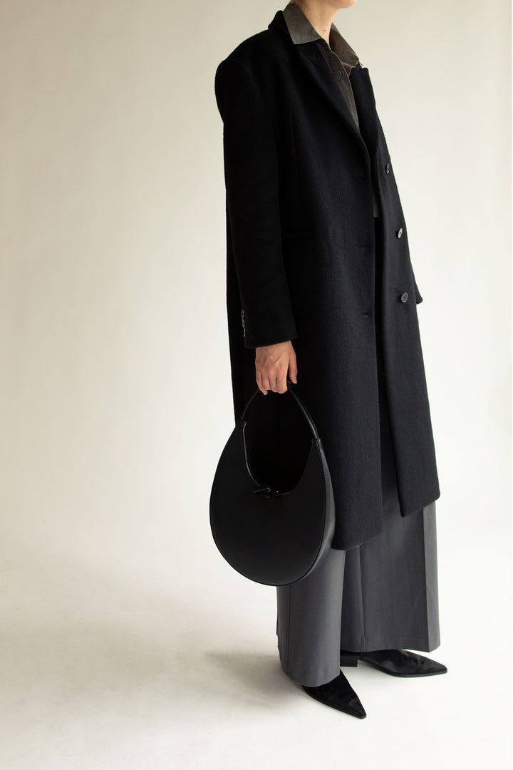 STRUCTURED CURVED SHOULDER BAG in Black — alternate angle