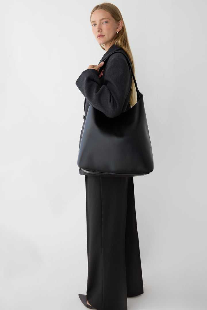 EVERYDAY SHOULDER BAG in Black — alternate angle