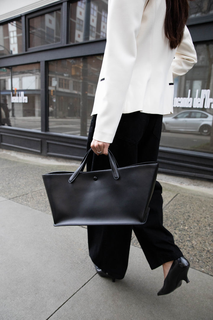 STRUCTURED LEATHER HANDBAG in Black — alternate angle