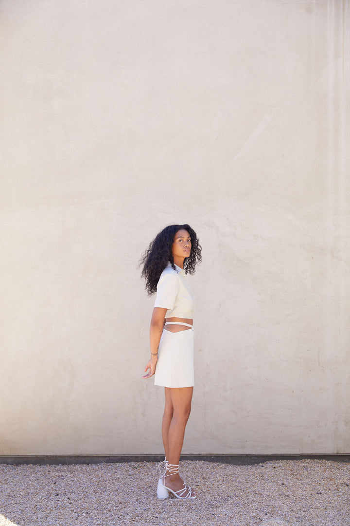 CROPPED SHIRT WITH BACK CUTOUT in Pelican — alternate angle