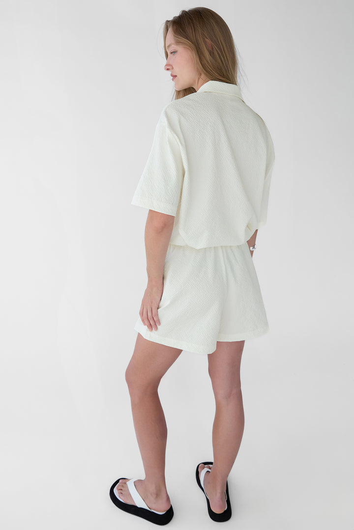 SEERSUCKER SHORT SLEEVE SHIRT in Cream — alternate angle