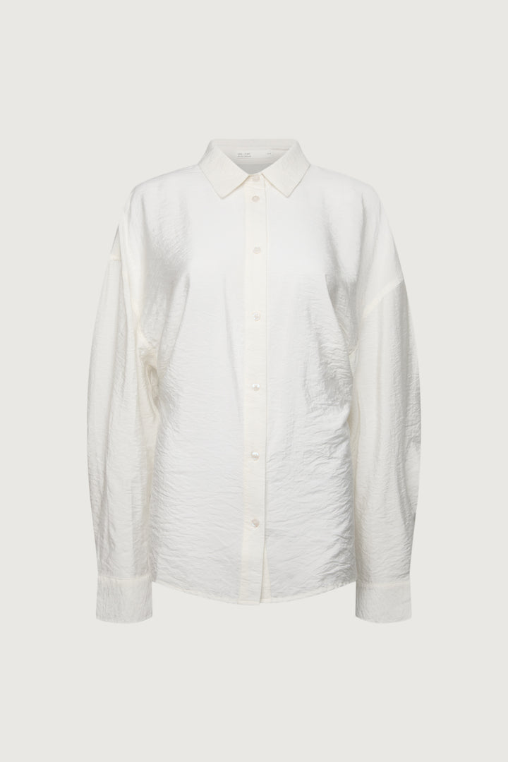 LIGHTWEIGHT CRINKLED SHIRT WITH BACK CINCHING BUTTONS in Cream — alternate angle