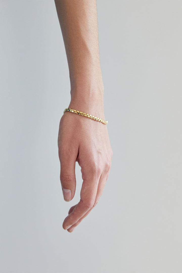 CURB CHAIN BRACELET in Gold — alternate angle