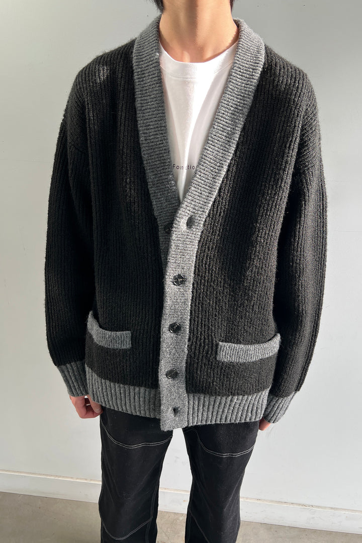 CONTRAST RIB BUTTON UP CARDIGAN in Black Heather Asphalt — alternate angle