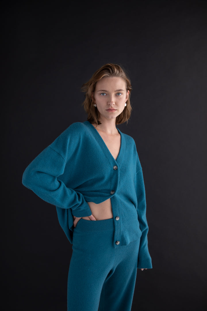 100% CASHMERE CARDIGAN in Legion Blue — alternate angle