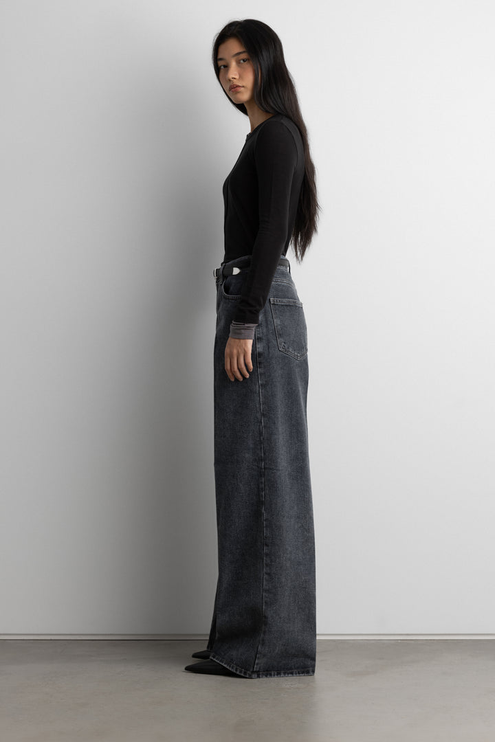 HIGH-RISE WIDE LEG JEAN