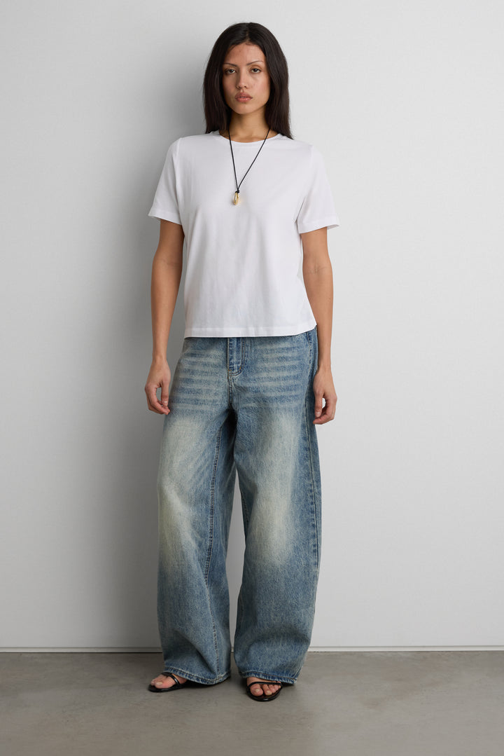 MID-RISE WIDE LEG VINTAGE WASH JEAN