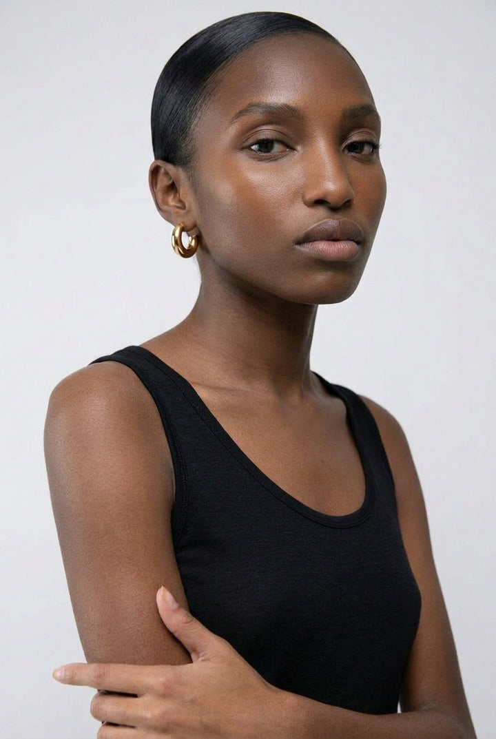 THICK HOOP EARRINGS in Gold — alternate angle