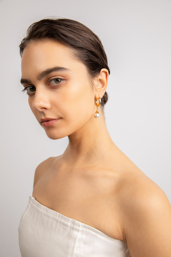PEARL DROP HOOP EARRING in Gold — alternate angle
