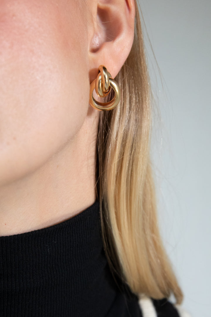 KNOT HOOP EARRING in Gold — alternate angle