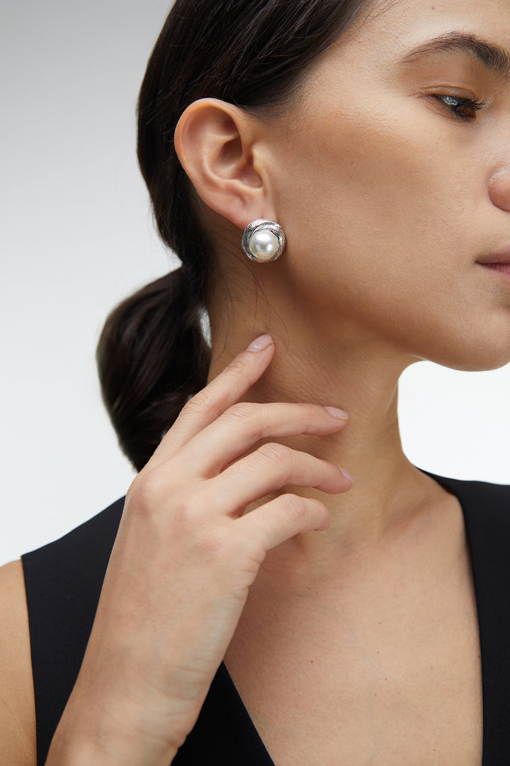 ROUND PEARL EARRING in Silver — alternate angle
