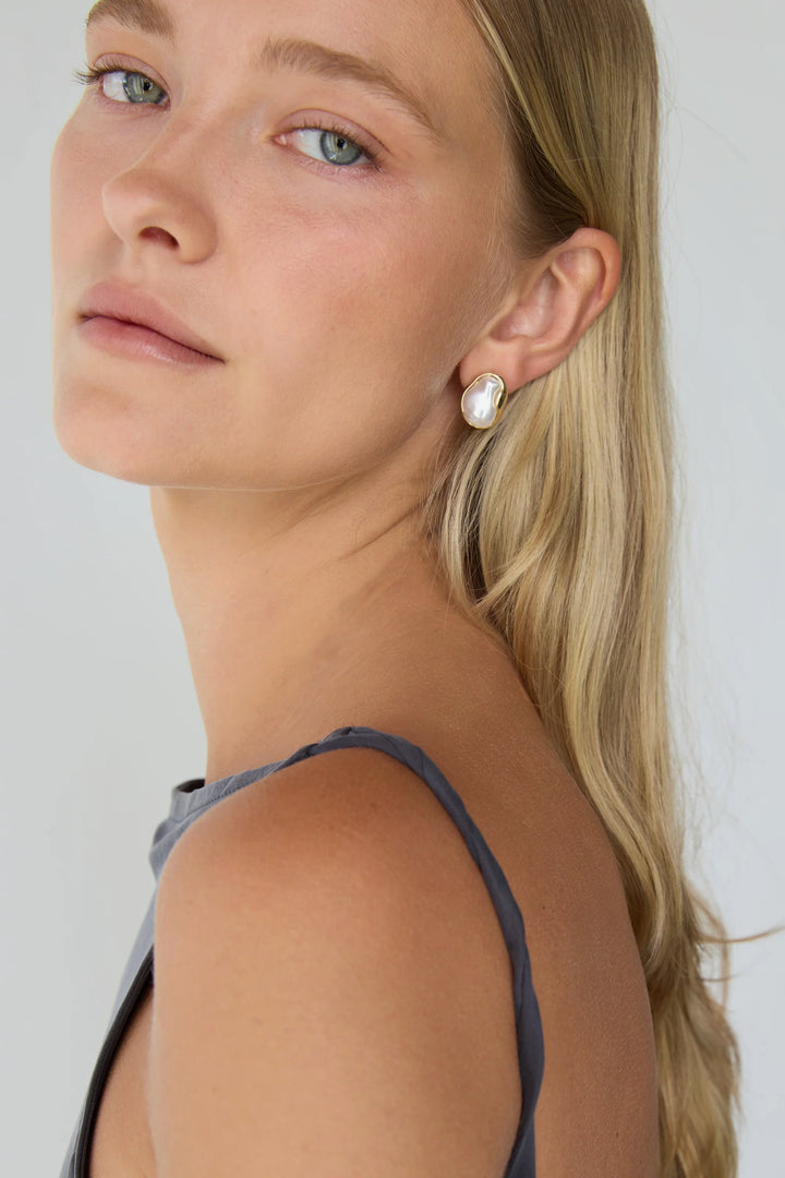 ORGANIC METALLIC PEARL EARRINGS in Gold — alternate angle
