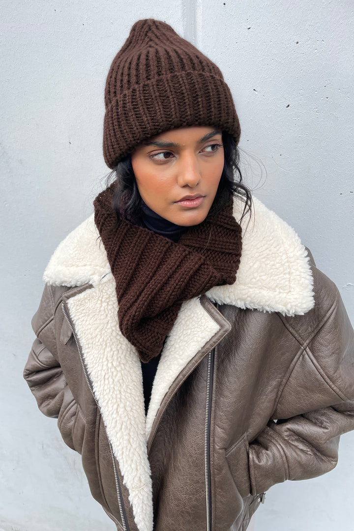 THICK RIBBED BEANIE in Coffee Bean — alternate angle