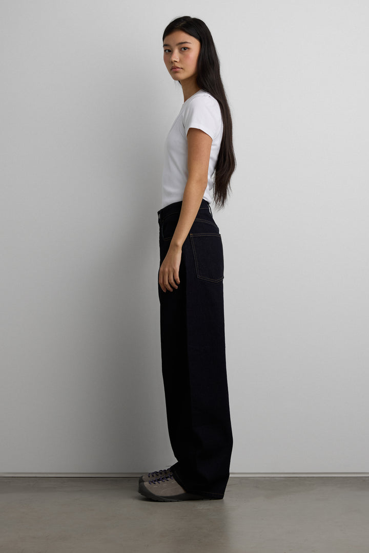 BARREL LEG JEAN in Rinsed Indigo Wash — alternate angle