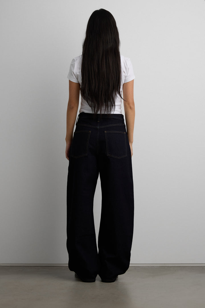 BARREL LEG JEAN in Rinsed Indigo Wash — alternate angle