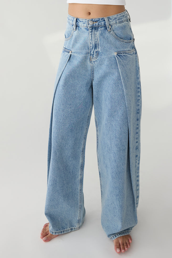 PIN TUCK WIDE LEG DENIM JEAN in Medium Wash — alternate angle