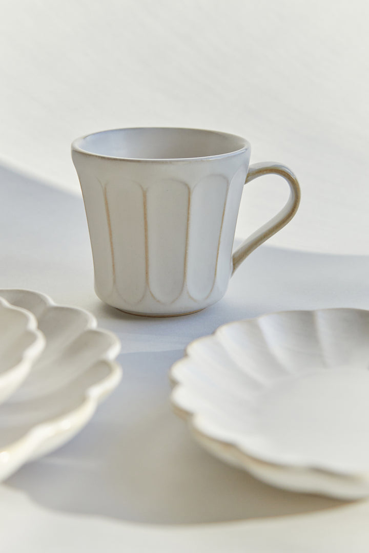 SCALLOPED MUG in Cream — alternate angle