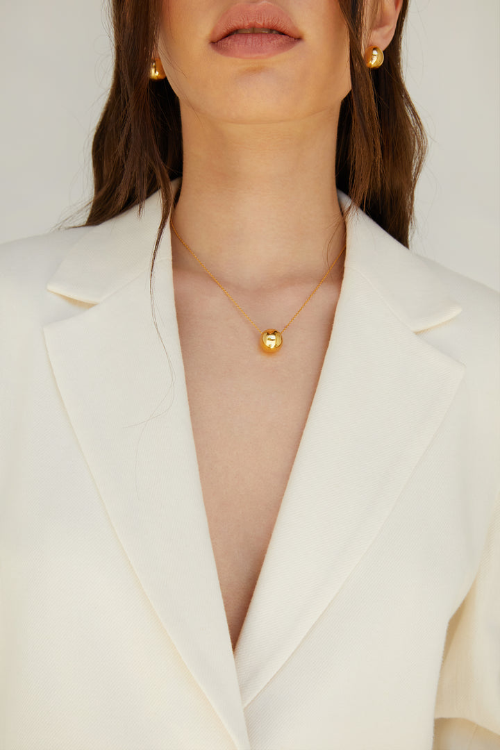 CIRCULAR PENDANT DROP NECKLACE in Gold — alternate angle