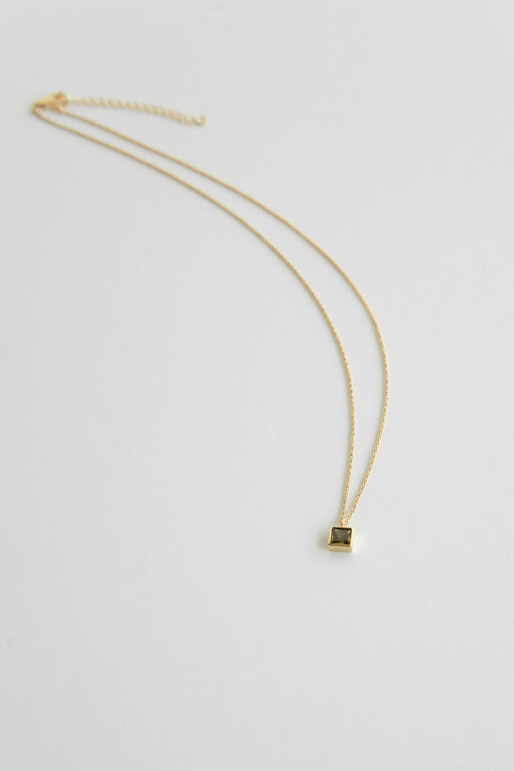 CABLE CHAIN NECKLACE WITH GEM in Gold — alternate angle