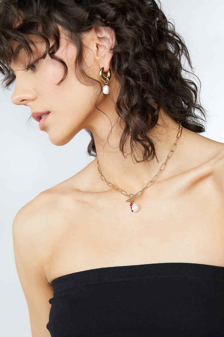 PEARL AND CHARM CHAIN in Gold — alternate angle