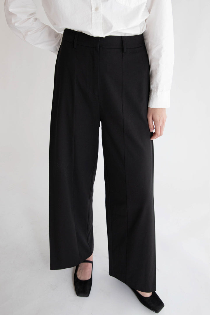 WIDE LEG FLOWY PANT in Black — alternate angle