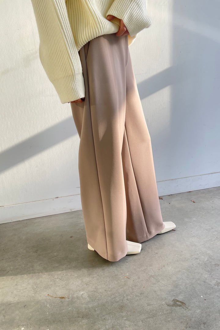 HALF ELASTIC WIDE LEG PANT in Taupe Grey — alternate angle