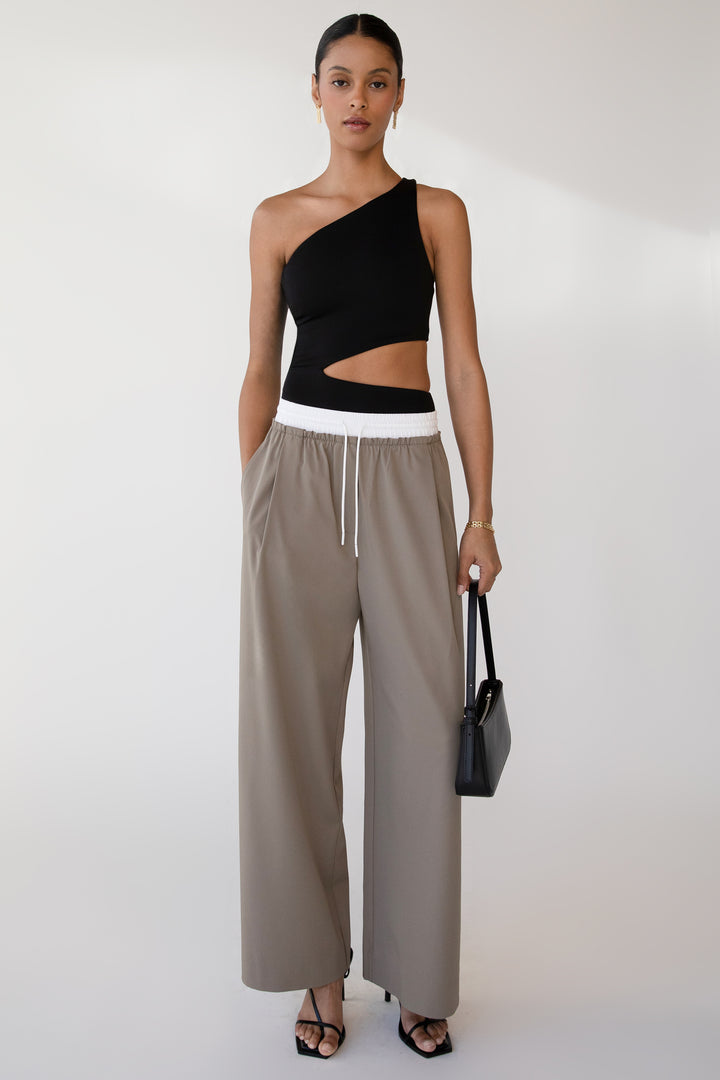 EXPOSED DRAWSTRING WAIST TROUSER in Brindle — alternate angle