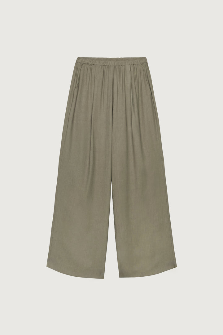 CRINKLED RAYON ELASTIC WAIST PANT in Vetiver — alternate angle
