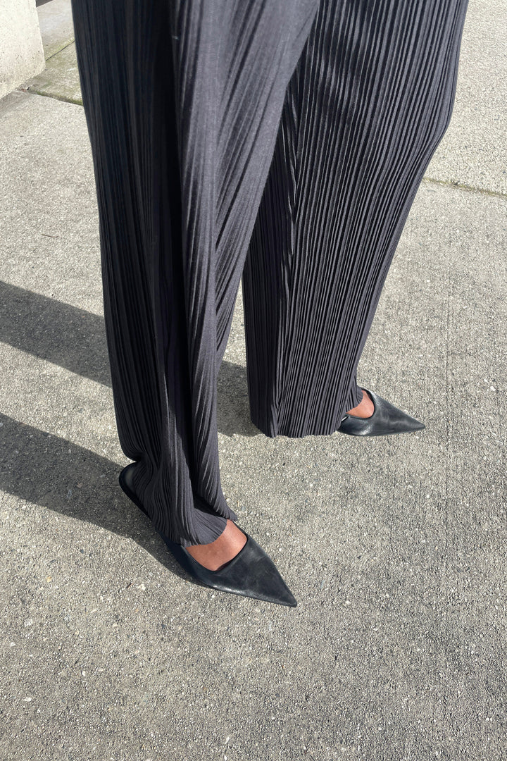PLEATED LOUNGE PANT in Black — alternate angle