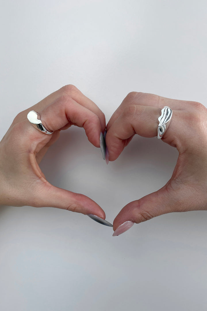HALF HEART SIGNET RING SET in Silver — alternate angle