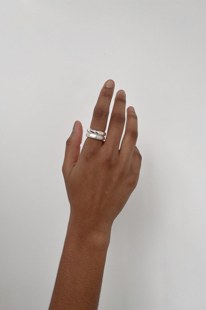 BRUSHED AND SHINE RING SET in Silver — alternate angle