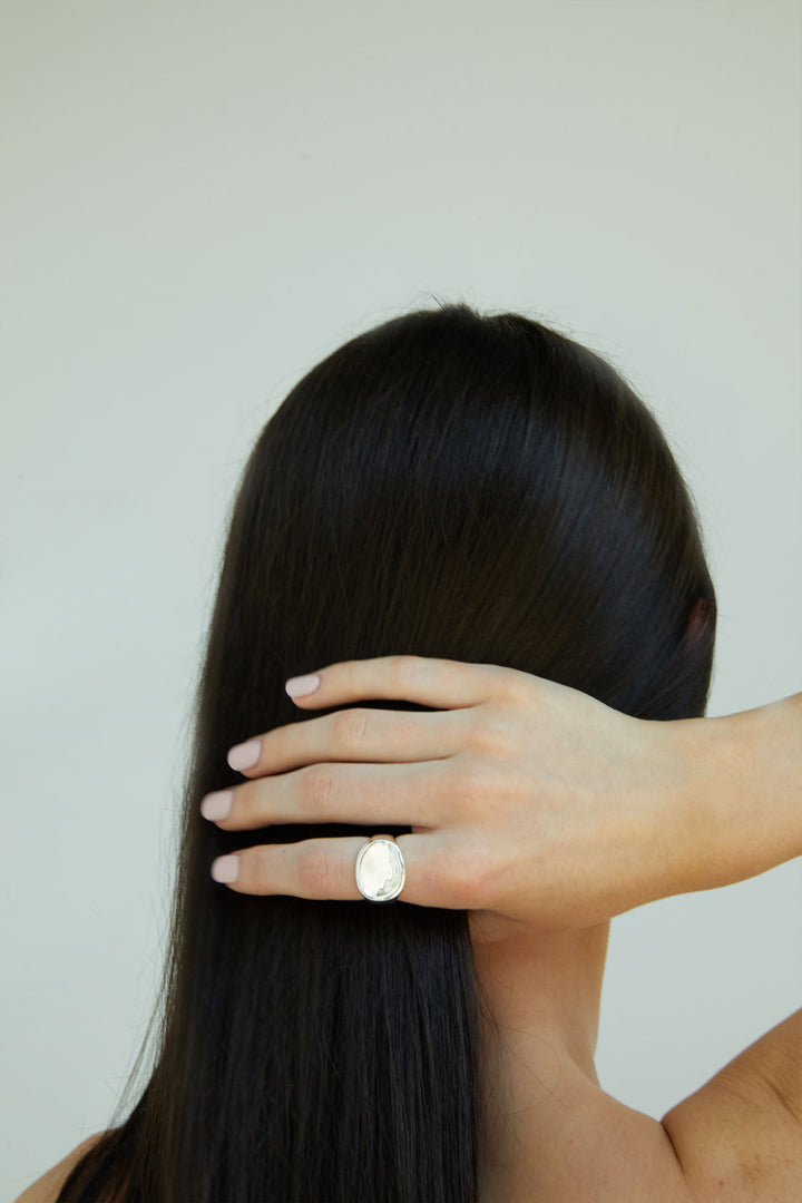 WIDE OVAL SIGNET RING in Silver — alternate angle