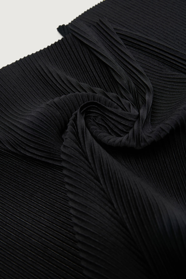 PLEATED KNIT SCARF