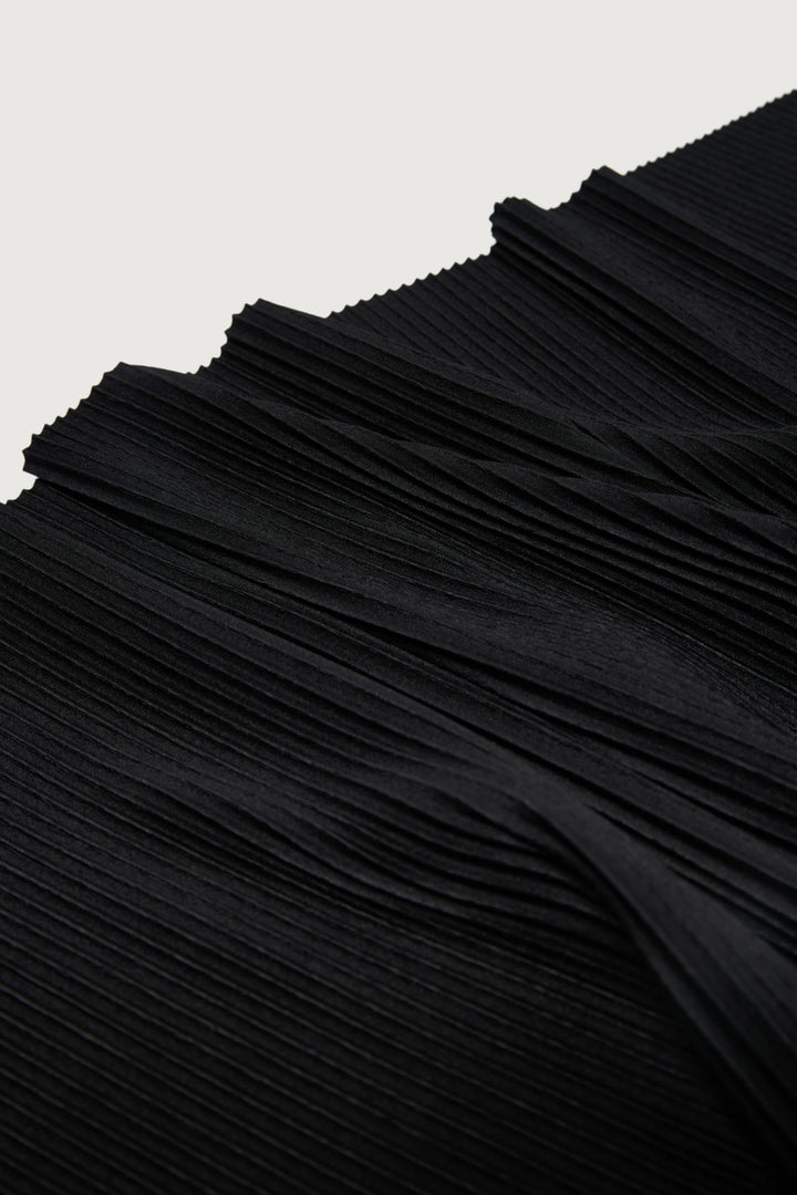 PLEATED KNIT SCARF