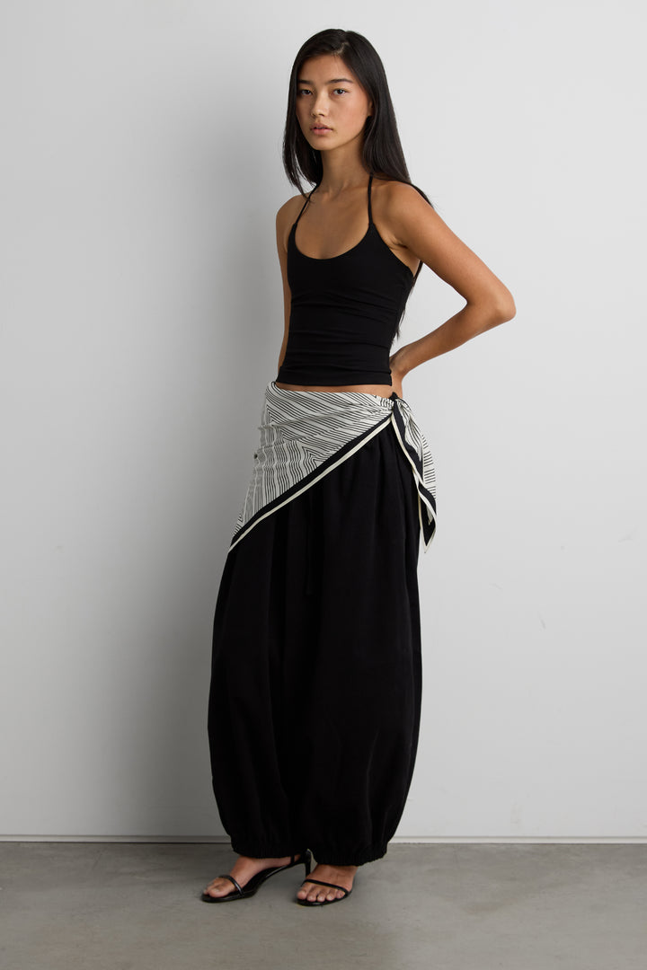 MONOCHROME ZIGZAG SCARF