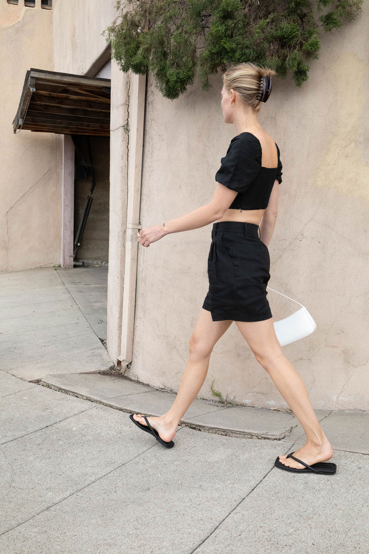 100% LINEN SHORT in Black — alternate angle