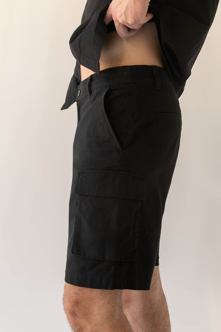 COTTON LINEN CARGO SHORT in Black — alternate angle