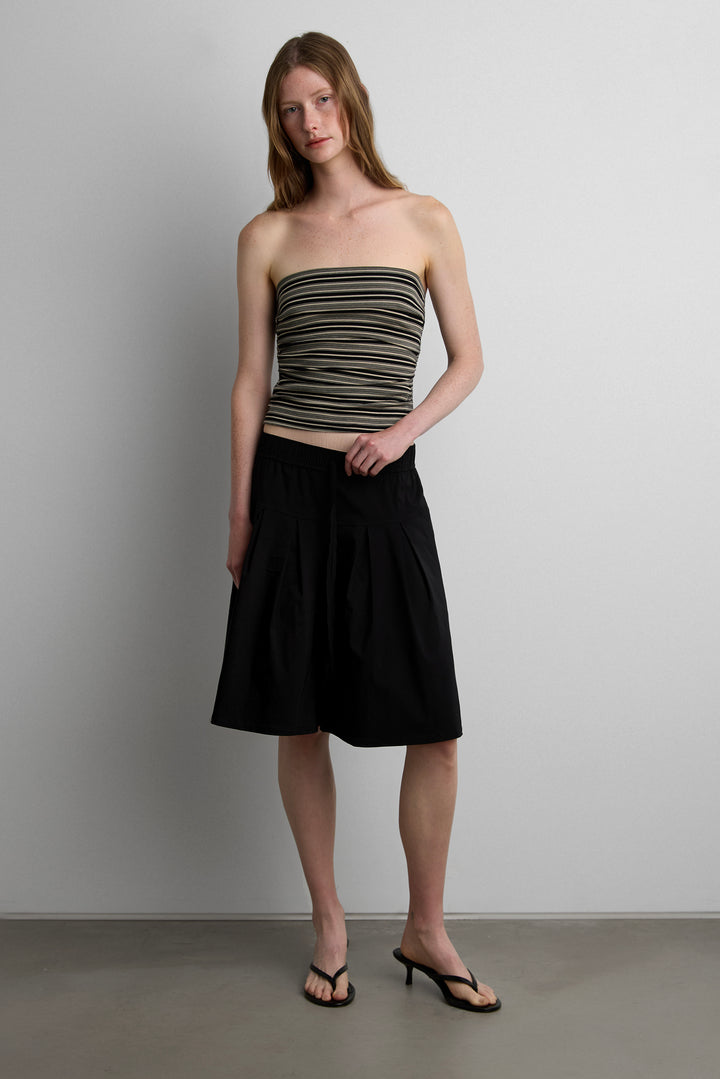 PLEATED WIDE LEG CULLOTE SHORT in Black — alternate angle