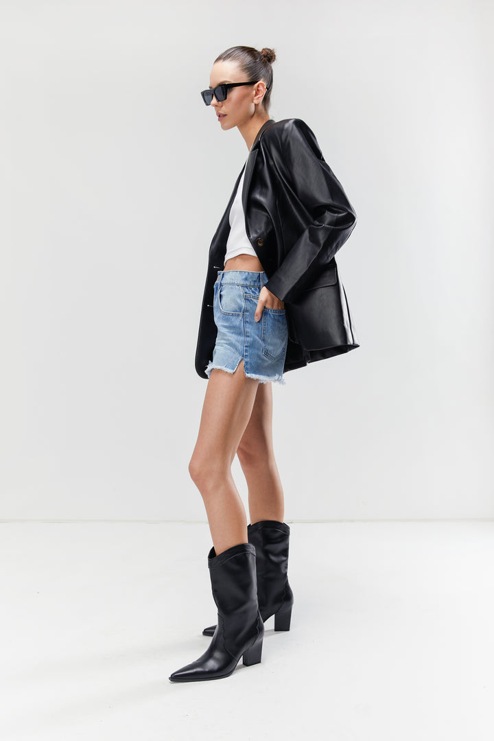 MID-LENGTH JEAN SHORT in Mid Light Vintage Wash — alternate angle