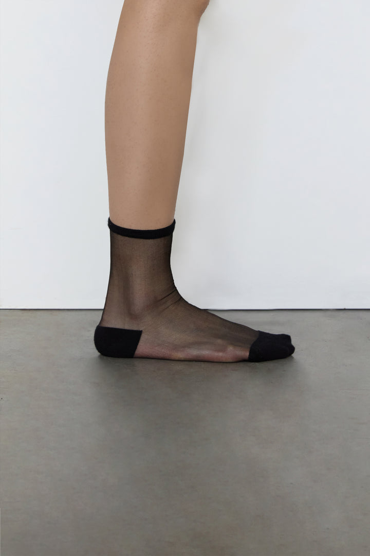 ORGANIC COTTON NYLON MESH SOCKS in Black — alternate angle