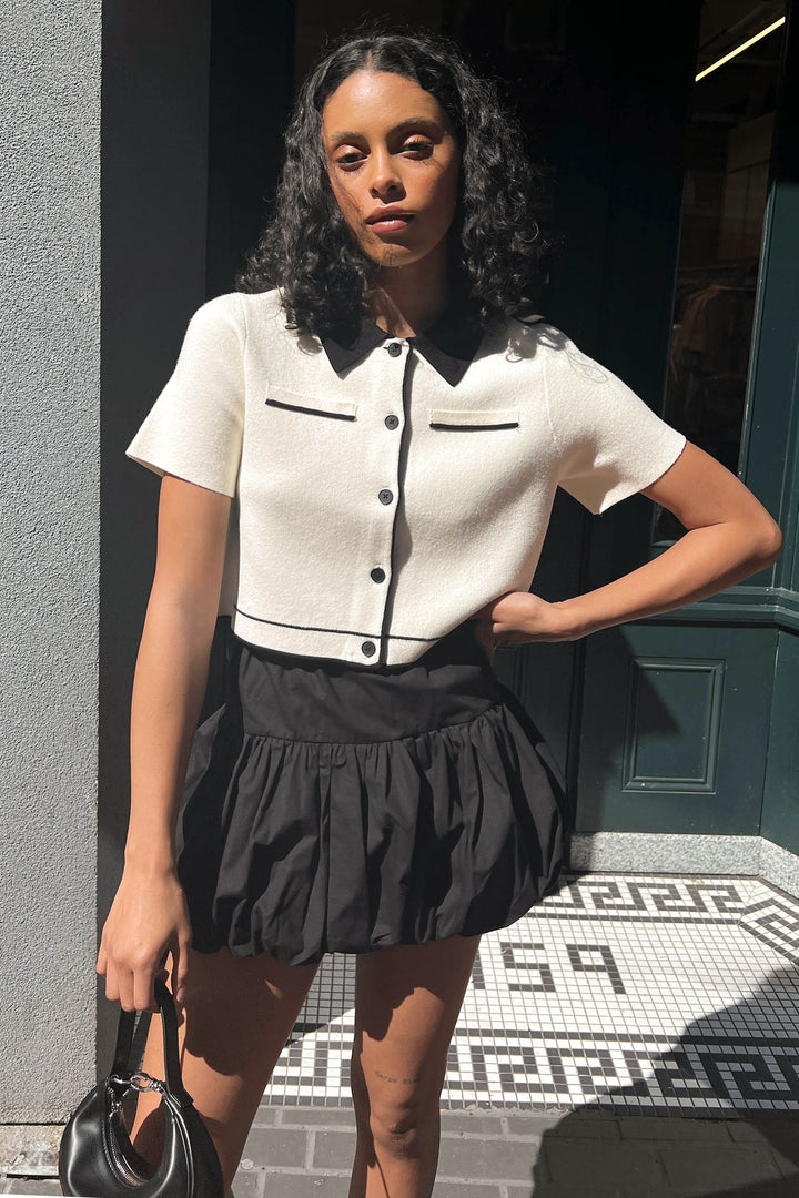 CROPPED KNIT CONTRAST TRIM TOP in Black Cream — alternate angle