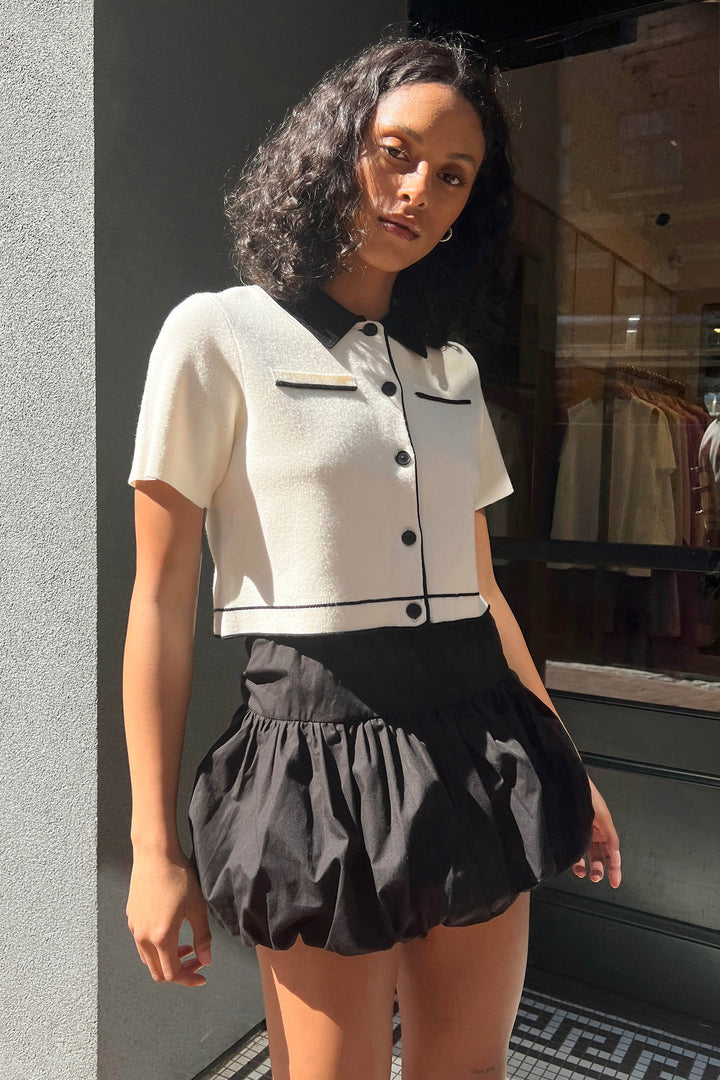 CROPPED KNIT CONTRAST TRIM TOP in Black Cream — alternate angle