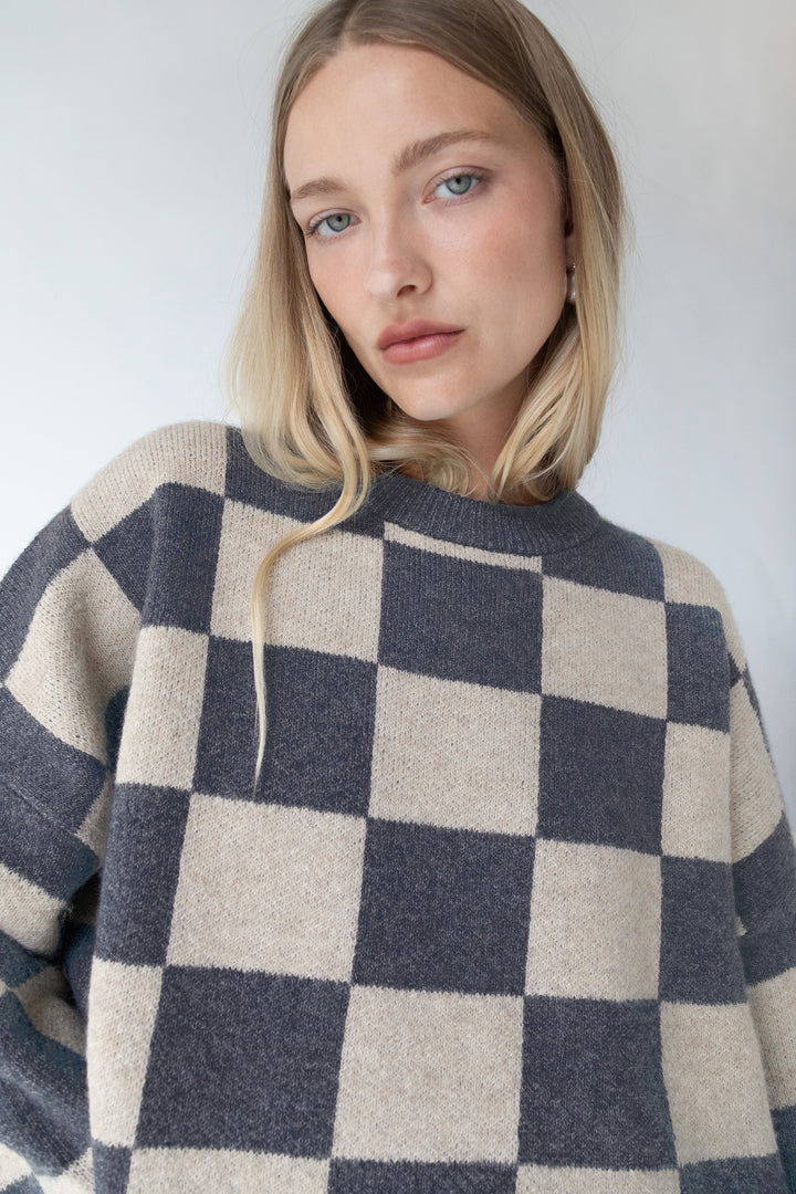 CHECKERED CREWNECK SWEATER