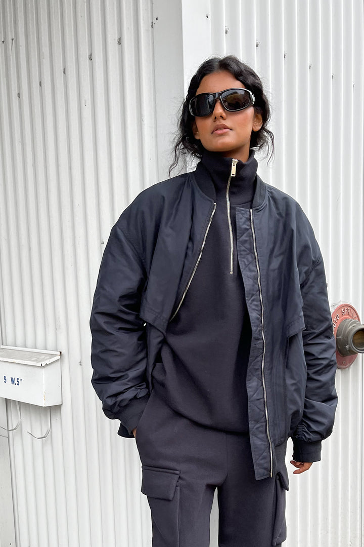 QUARTER ZIP SWEATSHIRT in Black — alternate angle