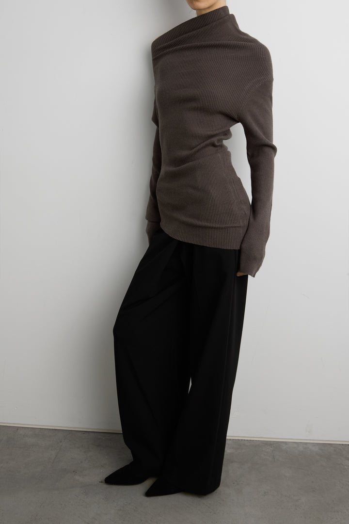 ASYMMETRICAL OFF-SHOULDER RIBBED KNIT TOP