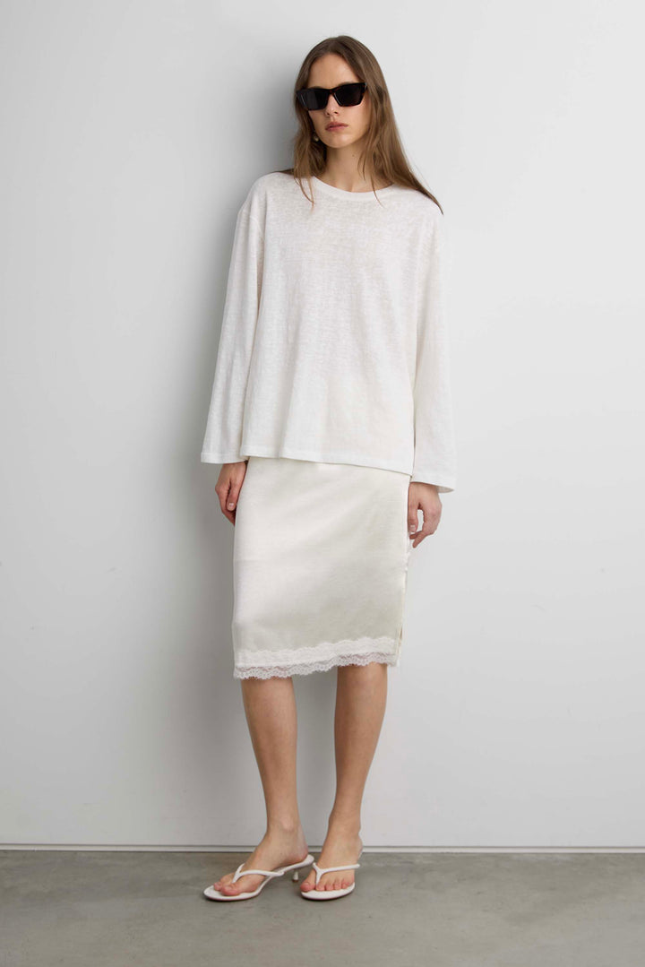 RELAXED LONG SLEEVE T-SHIRT in White — alternate angle