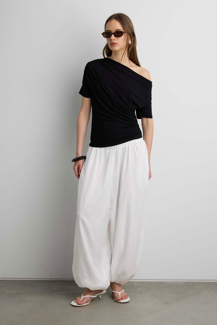 BOAT NECK TOP WITH SHIRRED SIDE DETAIL in Black — alternate angle