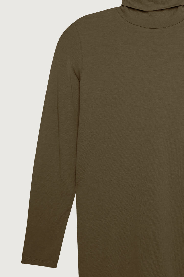 TURTLENECK TOP in Major Brown — alternate angle