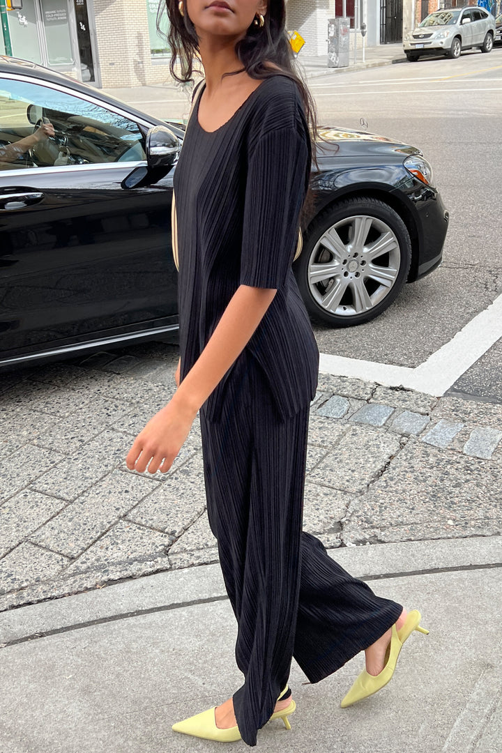 PLEATED TOP WITH SPLIT SIDES in Black — alternate angle
