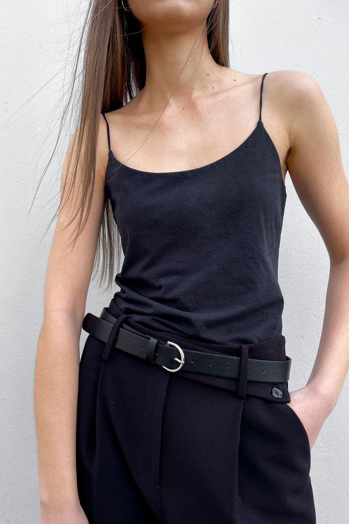 SLIM FIT TANK in Black — alternate angle
